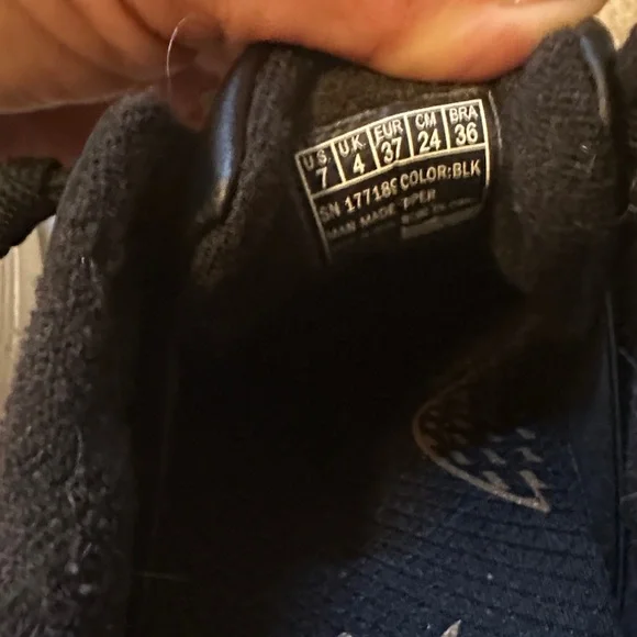 BOGO !!! Sketchers Arch Fit Arcade - Picture 9 of 14